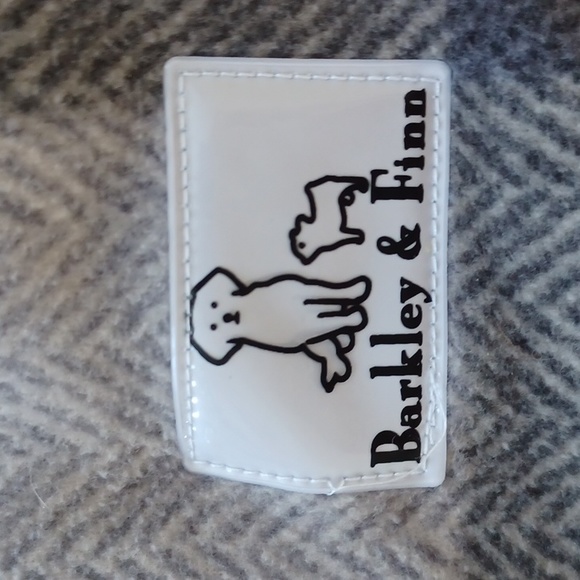 NWT Burkley and Finn Dog coat jacket size L - Picture 3 of 6